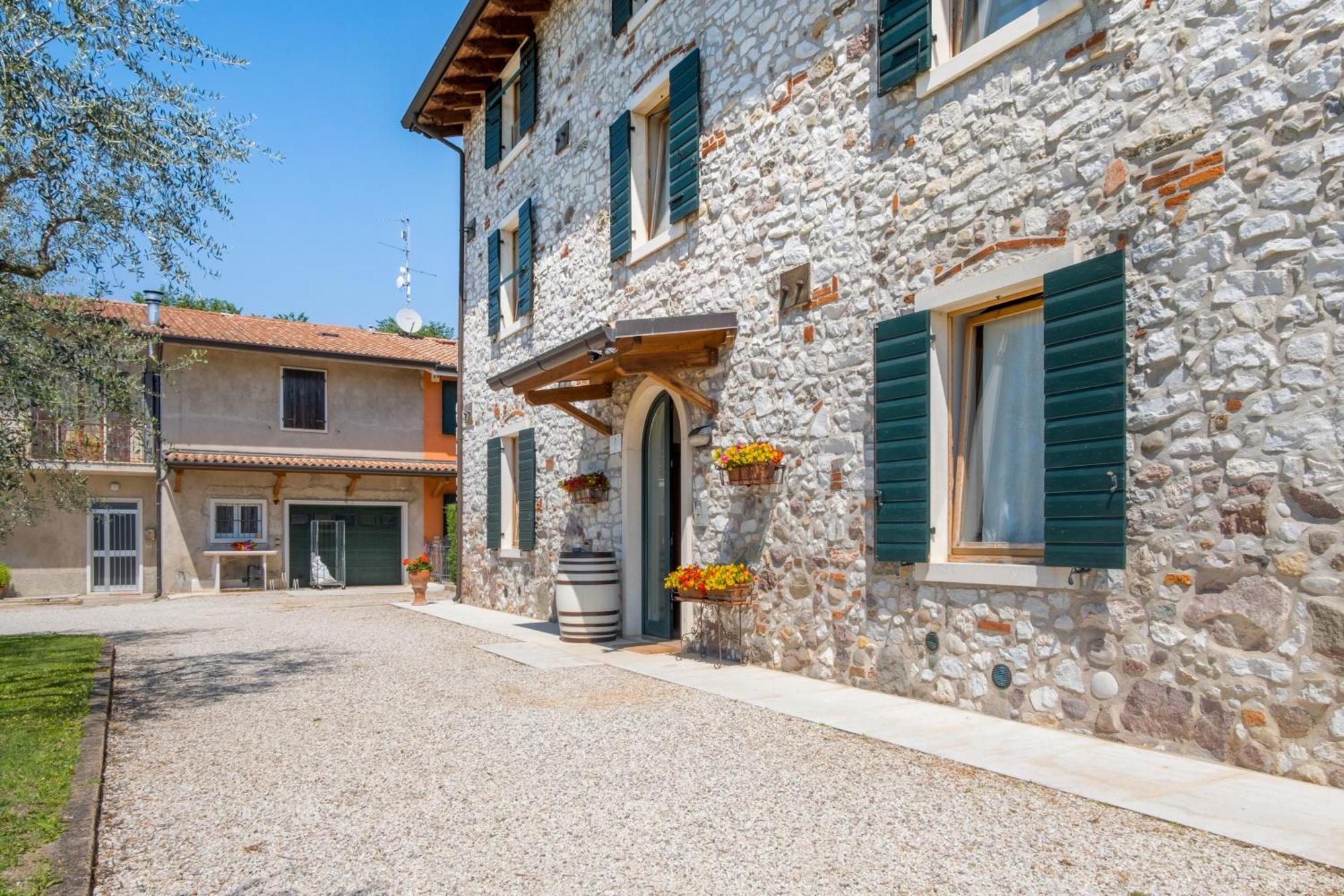Agriturismo Le Ginestre 拉齐塞 外观 照片