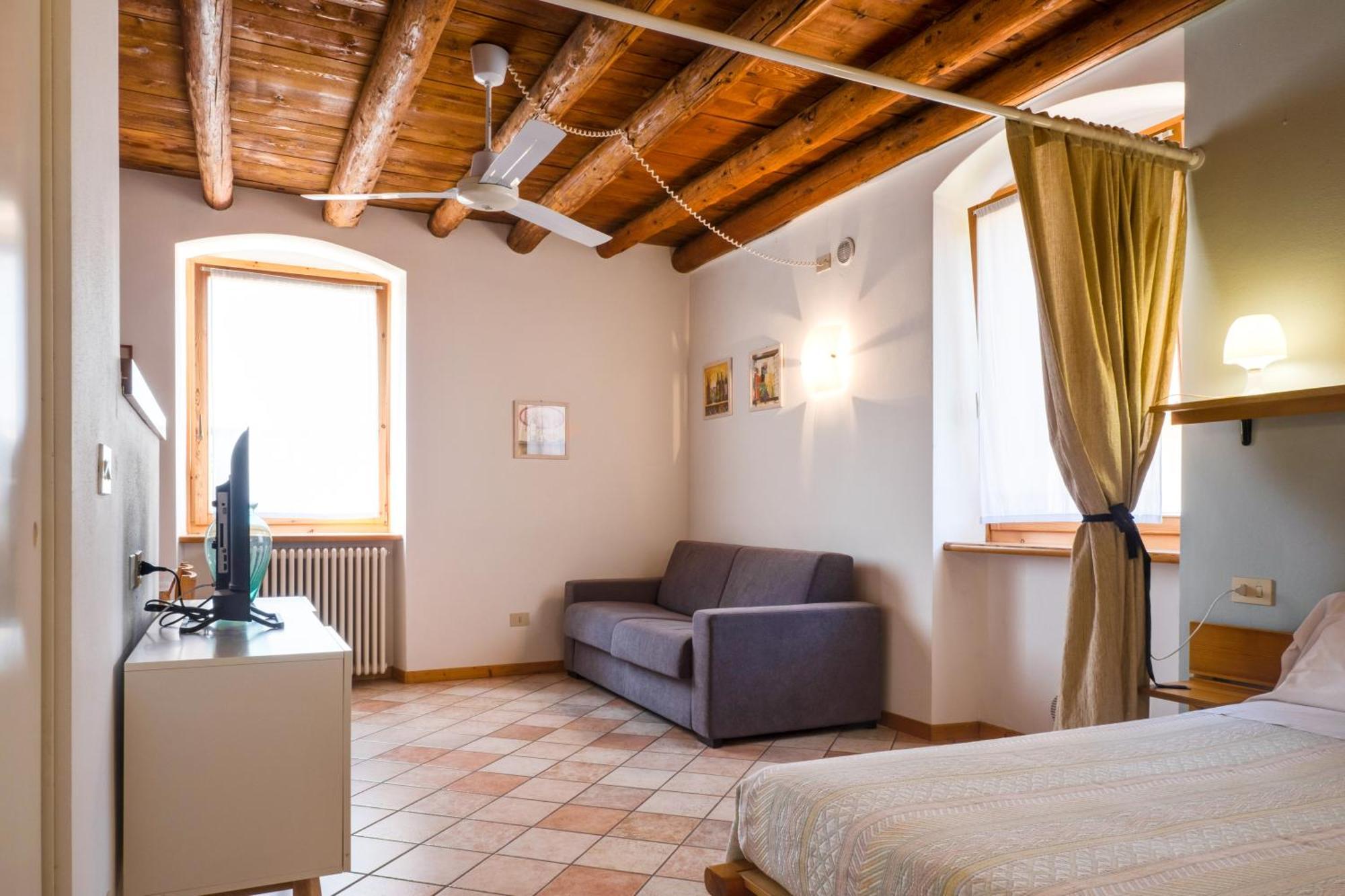 Agriturismo Le Ginestre 拉齐塞 外观 照片